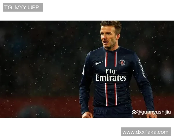 足球明星颁奖时刻精彩瞬间回顾展现荣耀与激情的瞬间